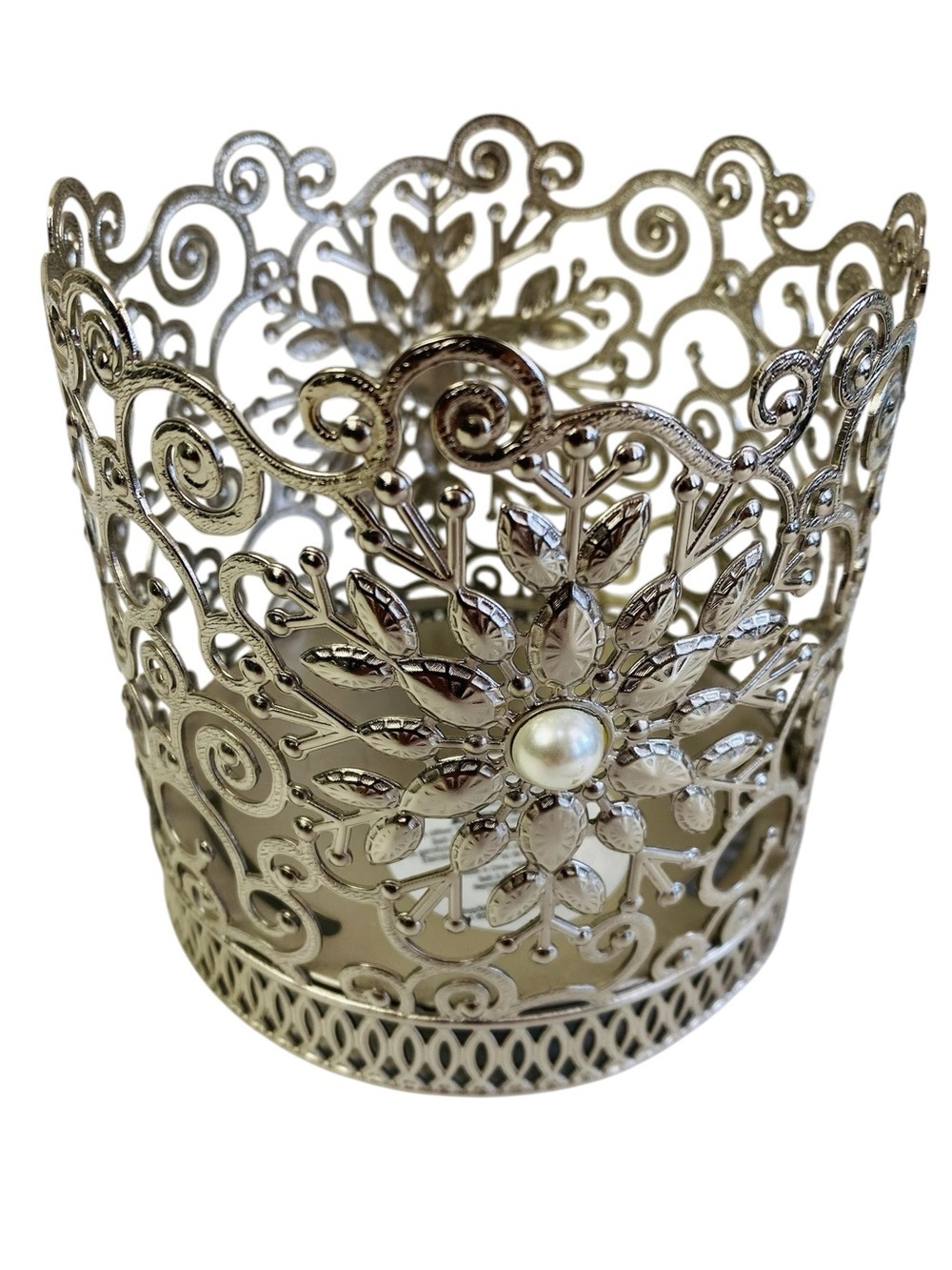 Bath & Body Works Ornate Snowflake Pearl 3 Wick Candle Holder/Sleeve